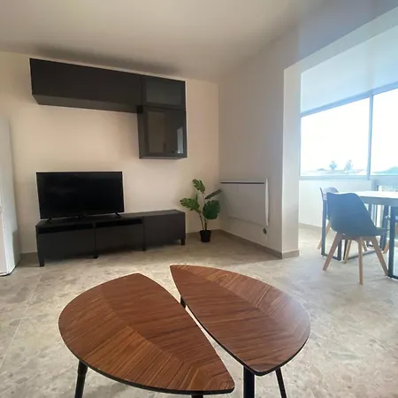 Bright T2 With Parking In * Hyeres